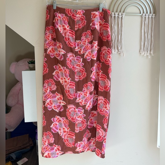 LOFT Skirt - Picture 9 of 9